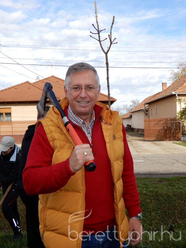 Közösségi faültetés Berettyóújfaluban 75